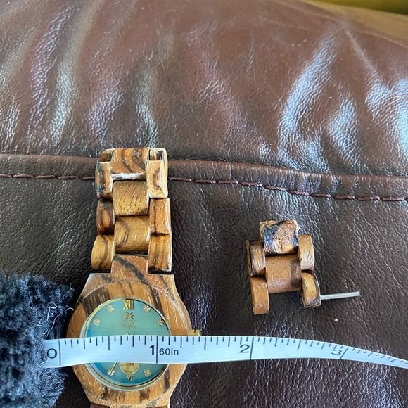 Watch - Picture 7 of 9